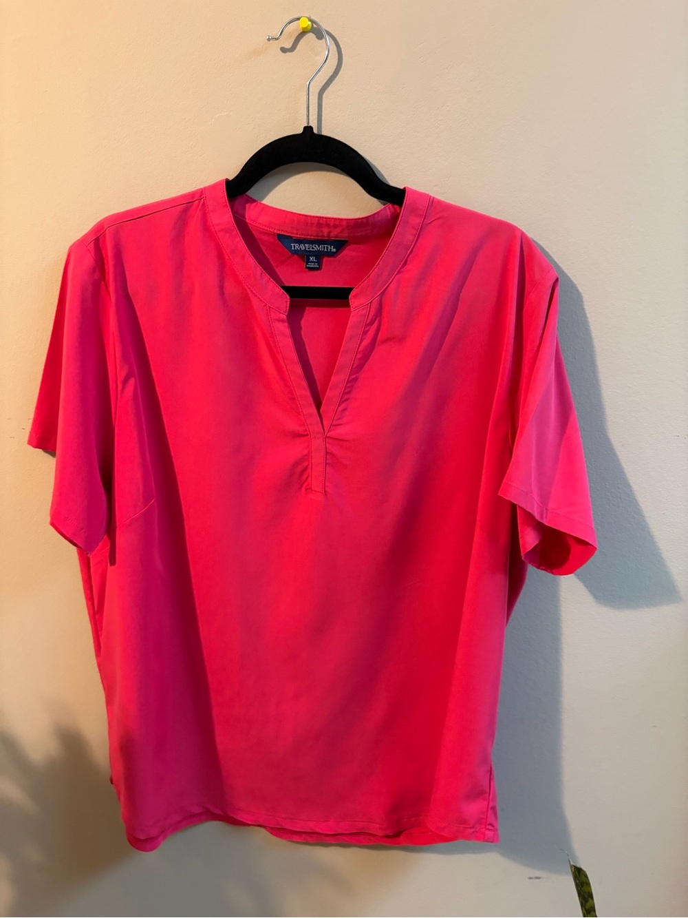TravelSmith Vibrant Hot Pink Split-V Short Sleeve Top size XL
#0050